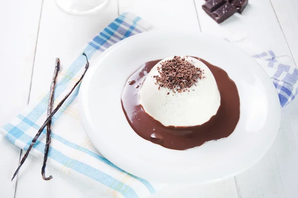 Tradicional postre italiano panna cotta — Foto de Stock