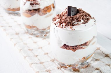 geleneksel İtalyan tatlı çikolata ile