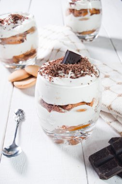 geleneksel İtalyan tatlı çikolata ile