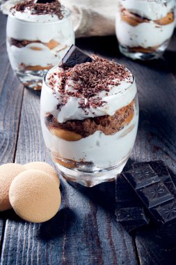 geleneksel İtalyan tatlı çikolata ile