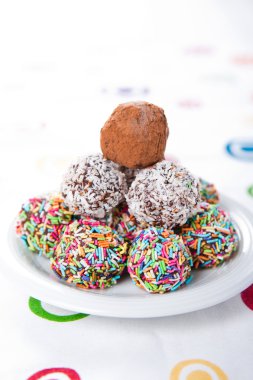 renkli çikolata truffles
