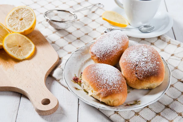 Freshly baked sweet buns with jam — Stock Photo, Image