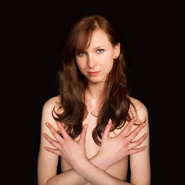 Clássico Uma Jovem Mulher Magro Escondendo Seus Seios Com Mãos — Fotografia de Stock