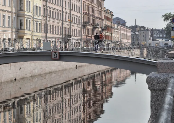 Morgon på kanalen griboedov. — Stockfoto