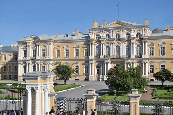 Escola militar Suvorovs. São Petersburgo . Imagens De Bancos De Imagens