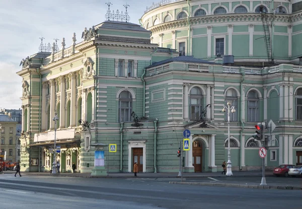 Tiyatro kare sabahı. Mariinsky Tiyatrosu, opera ve bale. St. petersburg.