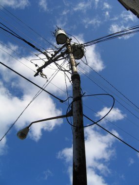 elektrik direğinden