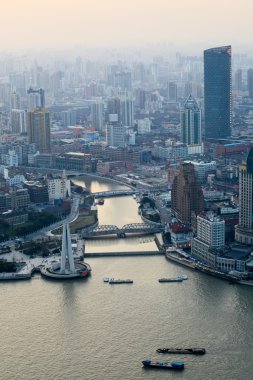 bakan, gece karanlığında shanghai
