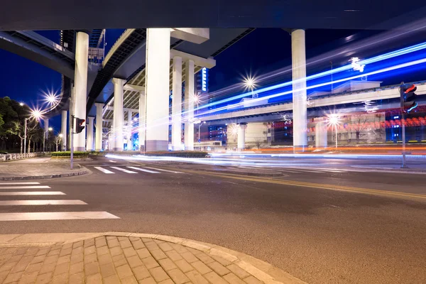 Viadukt bij nacht Stockafbeelding