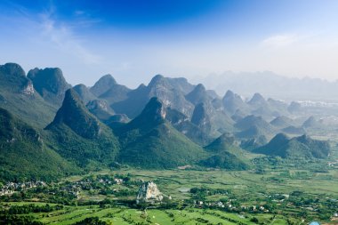 guilin, güzel karstik dağ manzarası