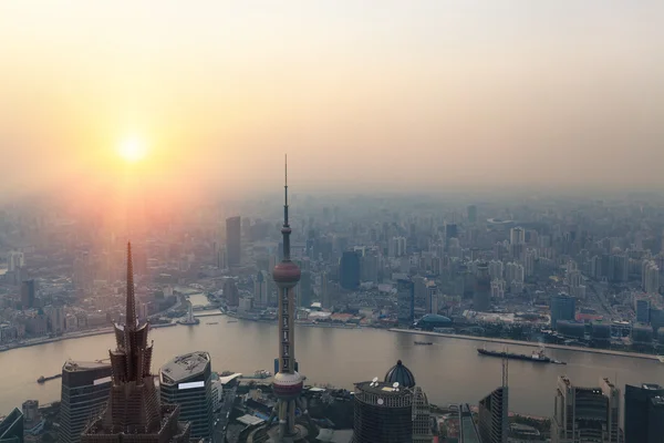 Shanghai en el sol poniente — Foto de Stock