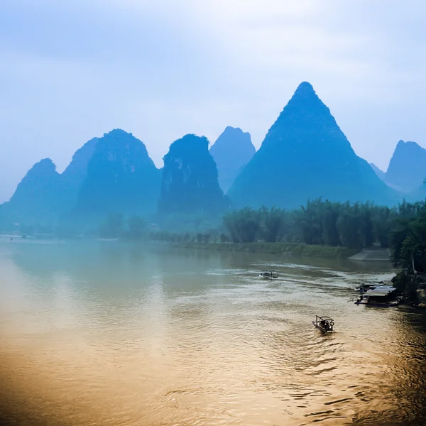 Karst landschap van de heuvels in guilin, china — Stockfoto