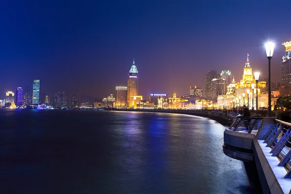 Shanghai bund at night — Stock Photo, Image