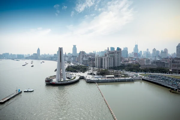 Shanghai bund en huangpu rivierpark — Stockfoto
