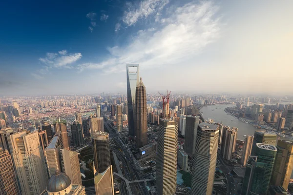 Vista aérea da metrópole moderna em Xangai — Fotografia de Stock