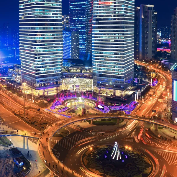 Escena nocturna de shanghai desde la torre oriental de perlas —  Fotos de Stock