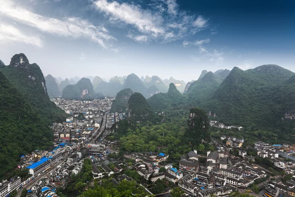 Karst bergen rondom de yangshuo county — Stockfoto
