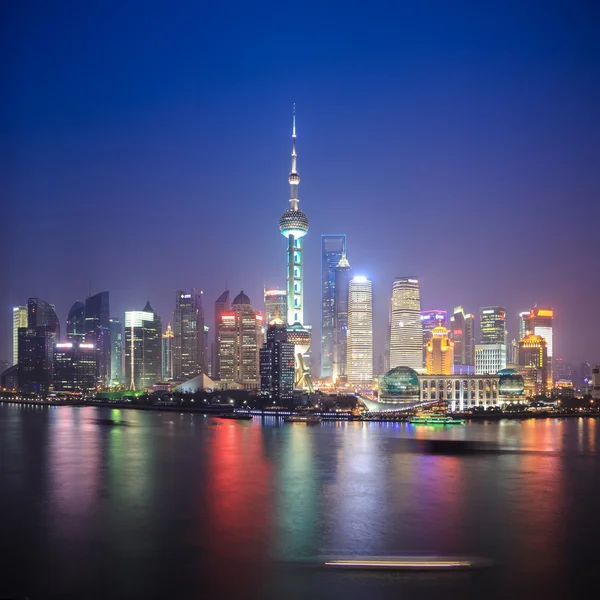 Shanghai skyline at night — Stock Photo, Image