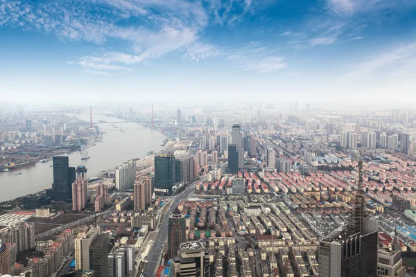 Met uitzicht op de metropool van shanghai — Stockfoto