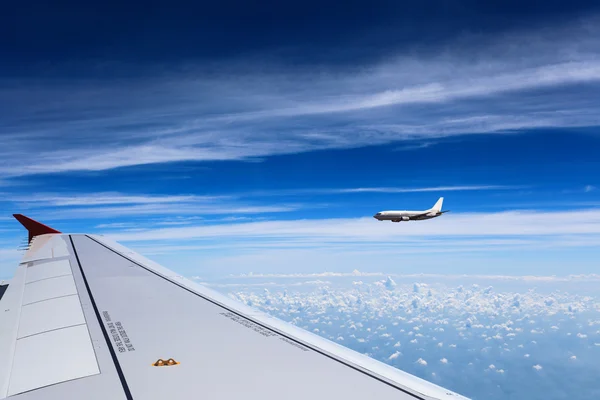 Avião no ar — Fotografia de Stock