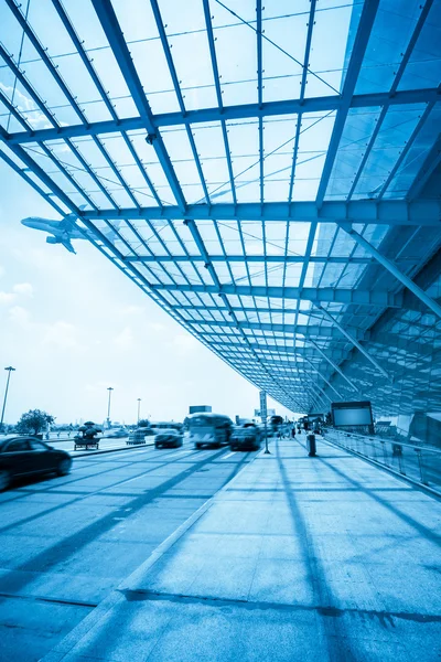 Partida de voo no aeroporto — Fotografia de Stock