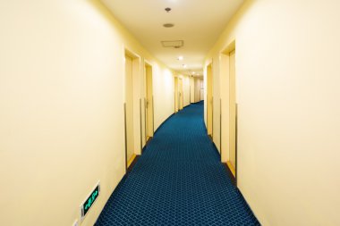Hotel eğimli koridor