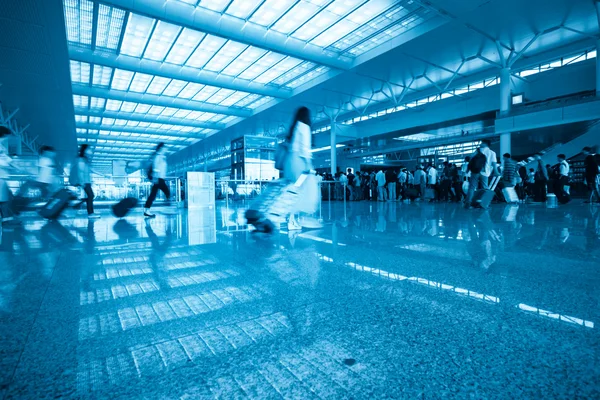 Poczekalni i pasażerów motion blur — Zdjęcie stockowe