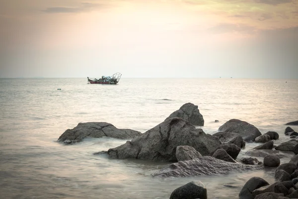 Atardecer sobre el mar — Foto de Stock