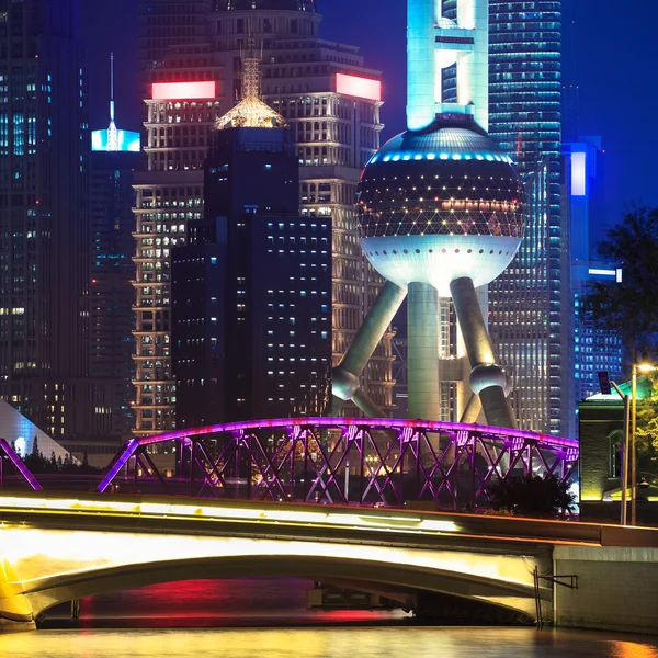 Шанхай ночью — стоковое фото