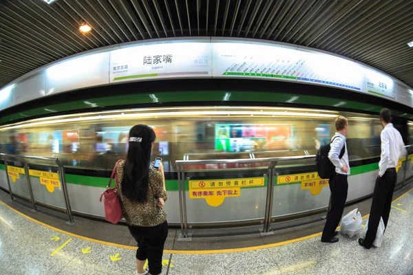 Shanghai metrostation — Stockfoto