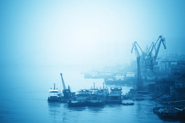 Vnitrozemský přístav v yangtze river — Stock fotografie