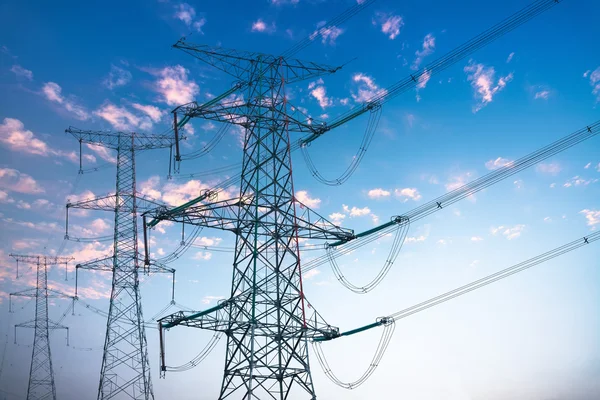 Torre de transmissão de energia — Fotografia de Stock