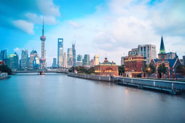 güzel alacakaranlıkta shanghai