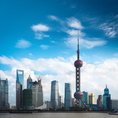 mavi bir gökyüzü manzarası shanghai