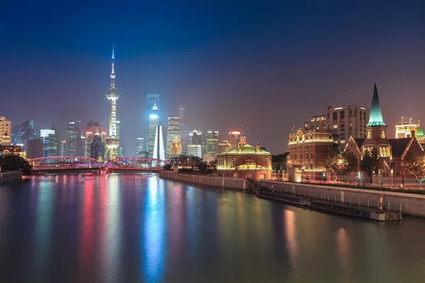 Mooi shanghai bij nacht — Stockfoto