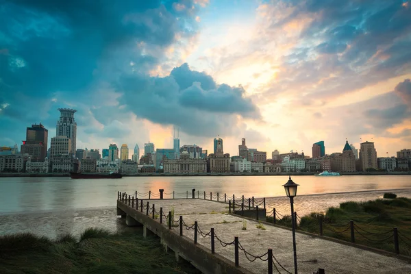 Beautiful shanghai bund at dusk — Stock Photo, Image