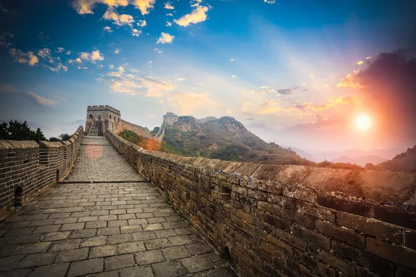 La gran pared con el resplandor del atardecer —  Fotos de Stock