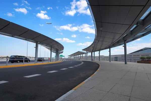 Parada de autobús del aeropuerto — Foto de Stock