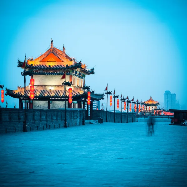 Ancient gate tower on city wall in xian — Stock Photo, Image