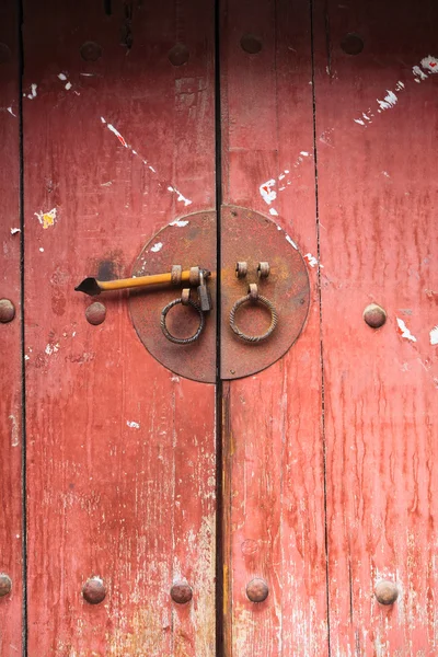 Κινεζική παλιά ξύλινη πόρτα — Φωτογραφία Αρχείου