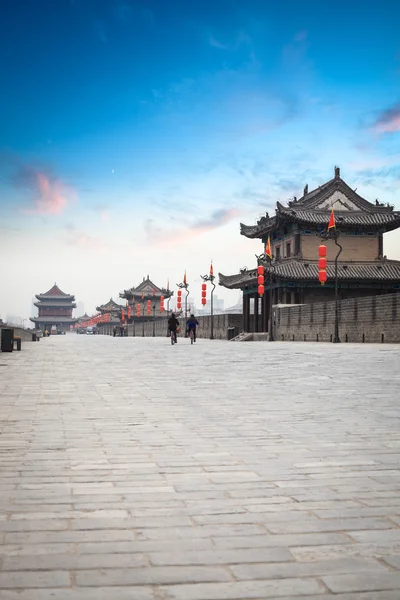 Xian city wall at dusk — Stock Photo, Image