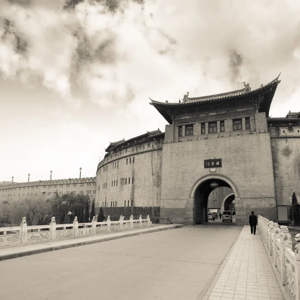 Antigua ciudad de las puertas — Foto de Stock