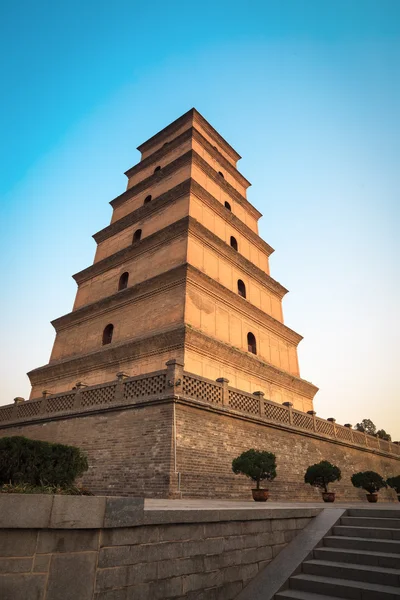Grande pagode d'oie sauvage au crépuscule — Photo