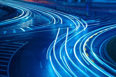 kentsel yolda hafif rotalar