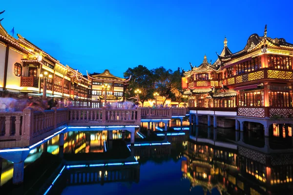 Vackra shanghai yuyuan garden på natten — Stockfoto