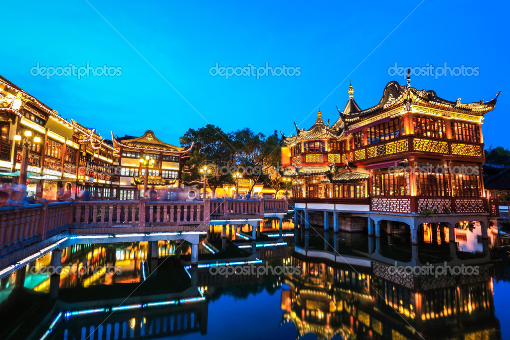 Shanghai Yuyuan Garden With Reflection Stock Photo By C Chungking