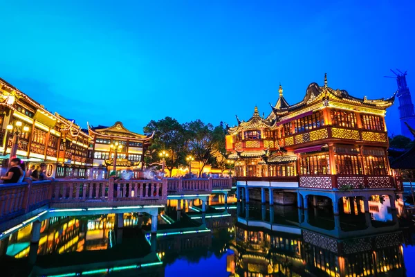 Shanghai yuyuan jardín por la noche — Foto de Stock