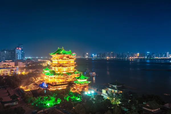 Night scene of the tengwang pavilion — Stock Photo, Image