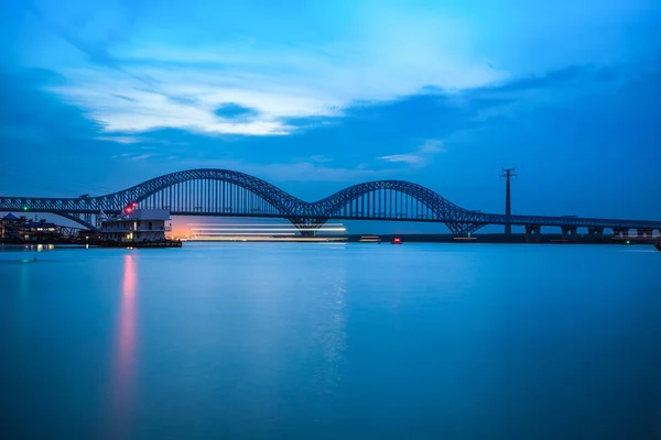 Nanjing dashengguan yangtze rio ponte ao entardecer — Fotografia de Stock