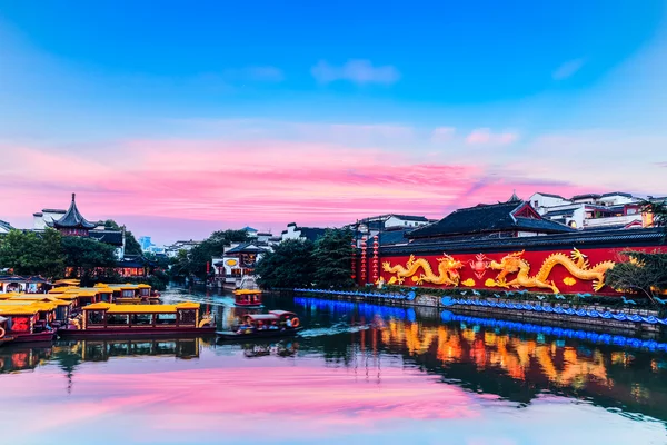 Vackra nanjing Konfucius tempel i solnedgången — Stockfoto